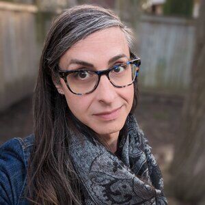 Meet your Posher, Dee